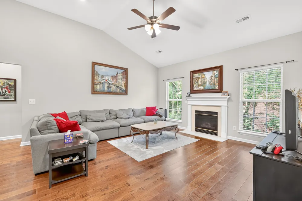 104 E Ridgeview Trce Hendersonville, TN 37075