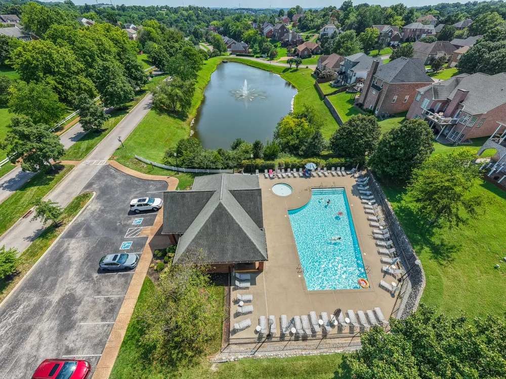 104 E Ridgeview Trce Hendersonville, TN 37075