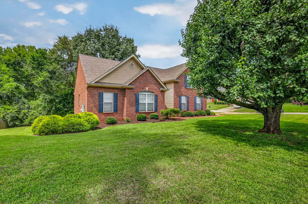 104 E Ridgeview Trce Hendersonville, TN 37075