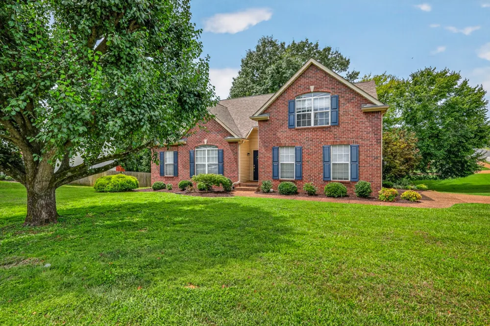 104 E Ridgeview Trce Hendersonville, TN 37075