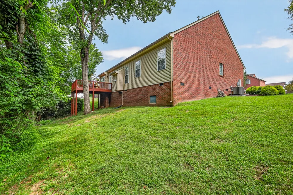 104 E Ridgeview Trce Hendersonville, TN 37075