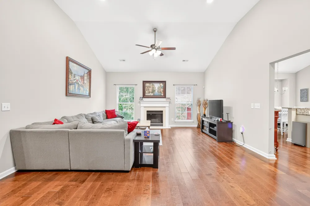 104 E Ridgeview Trce Hendersonville, TN 37075