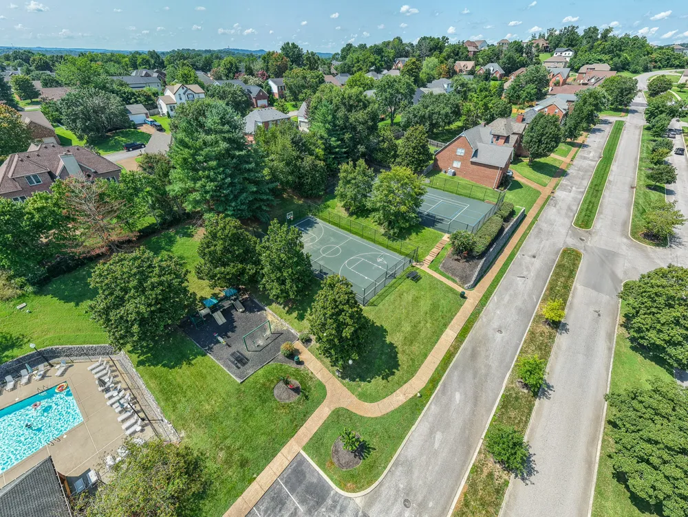 104 E Ridgeview Trce Hendersonville, TN 37075