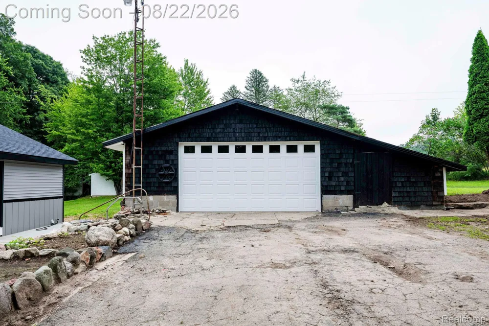 5800 Mack Road Oceola Township, MI 48855