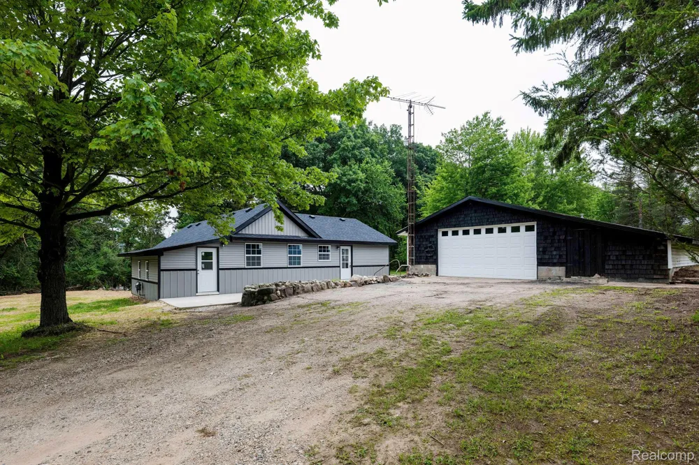 5800 Mack Road Oceola Township, MI 48855