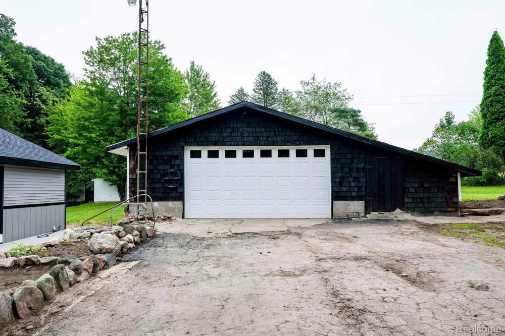 5800 Mack Road Oceola Township, MI 48855