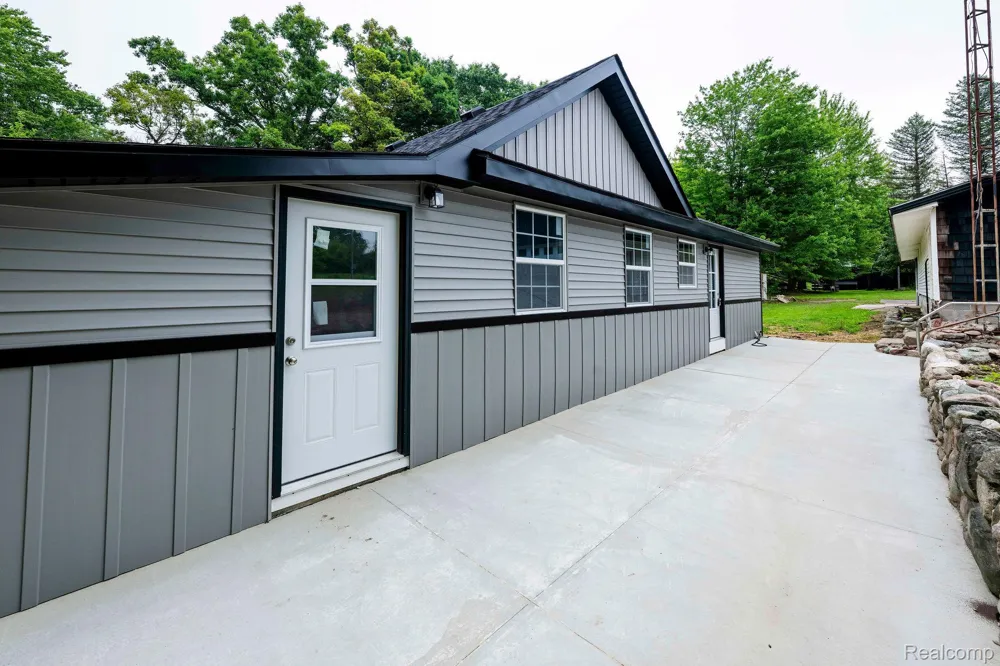 5800 Mack Road Oceola Township, MI 48855