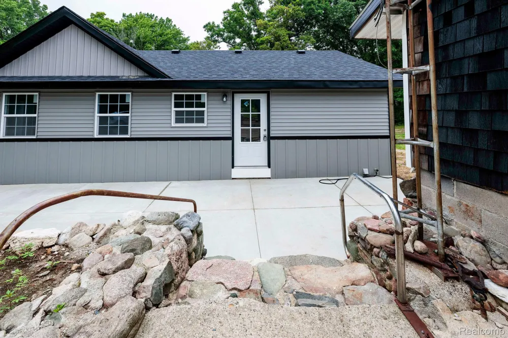 5800 Mack Road Oceola Township, MI 48855
