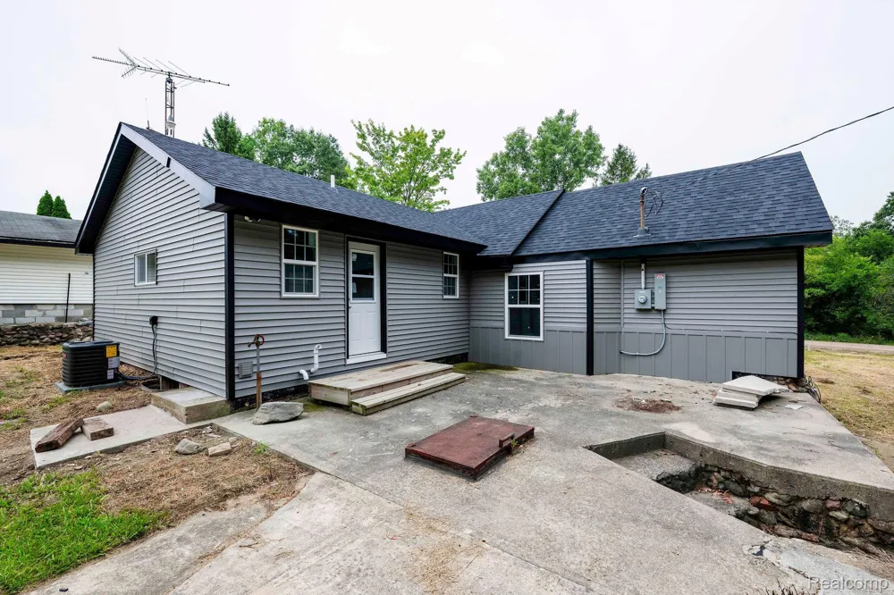 5800 Mack Road Oceola Township, MI 48855
