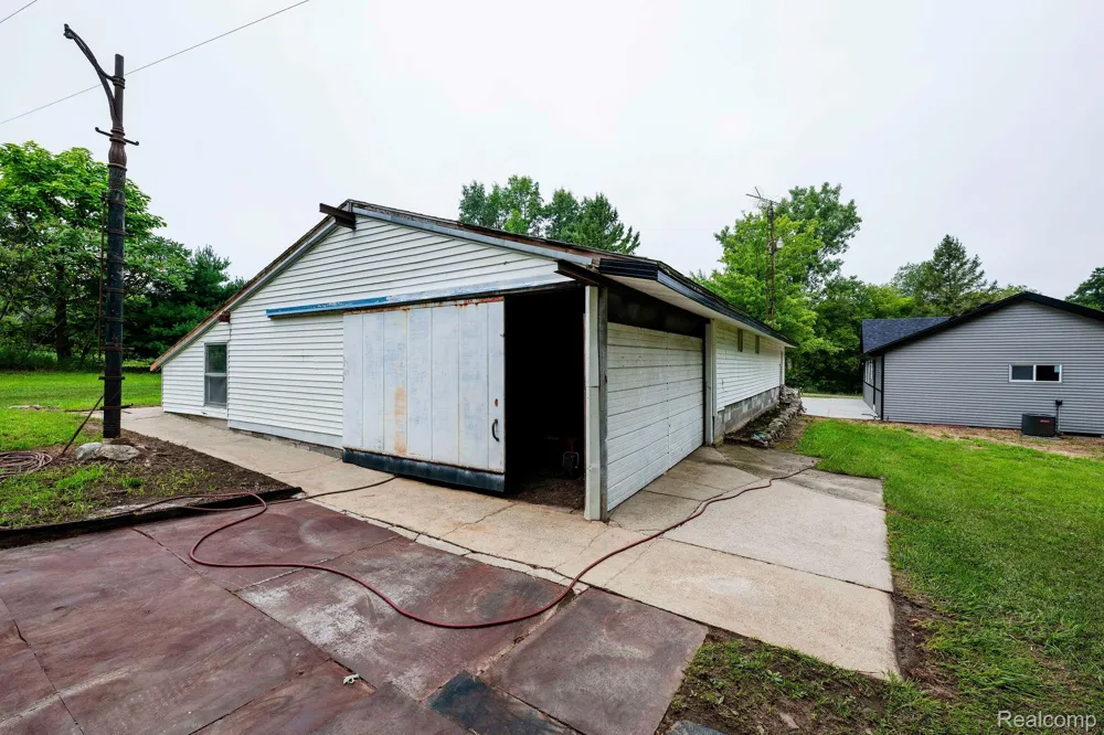 5800 Mack Road Oceola Township, MI 48855