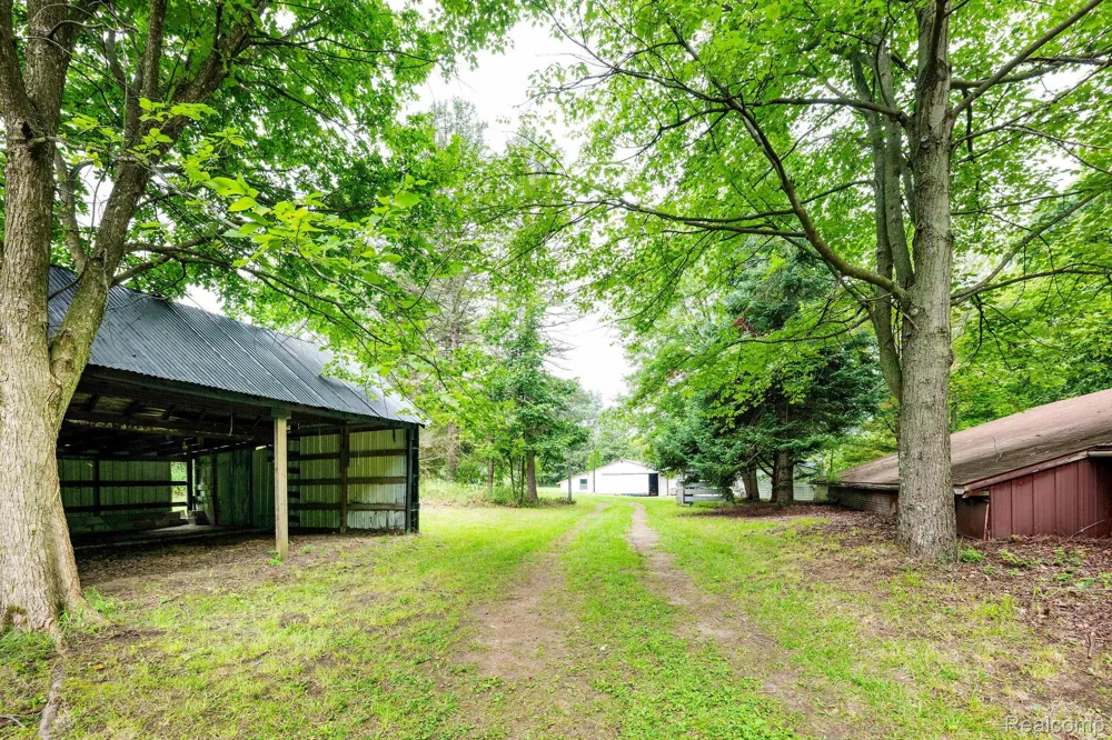 5800 Mack Road Oceola Township, MI 48855
