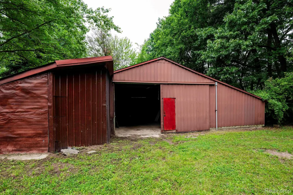 5800 Mack Road Oceola Township, MI 48855