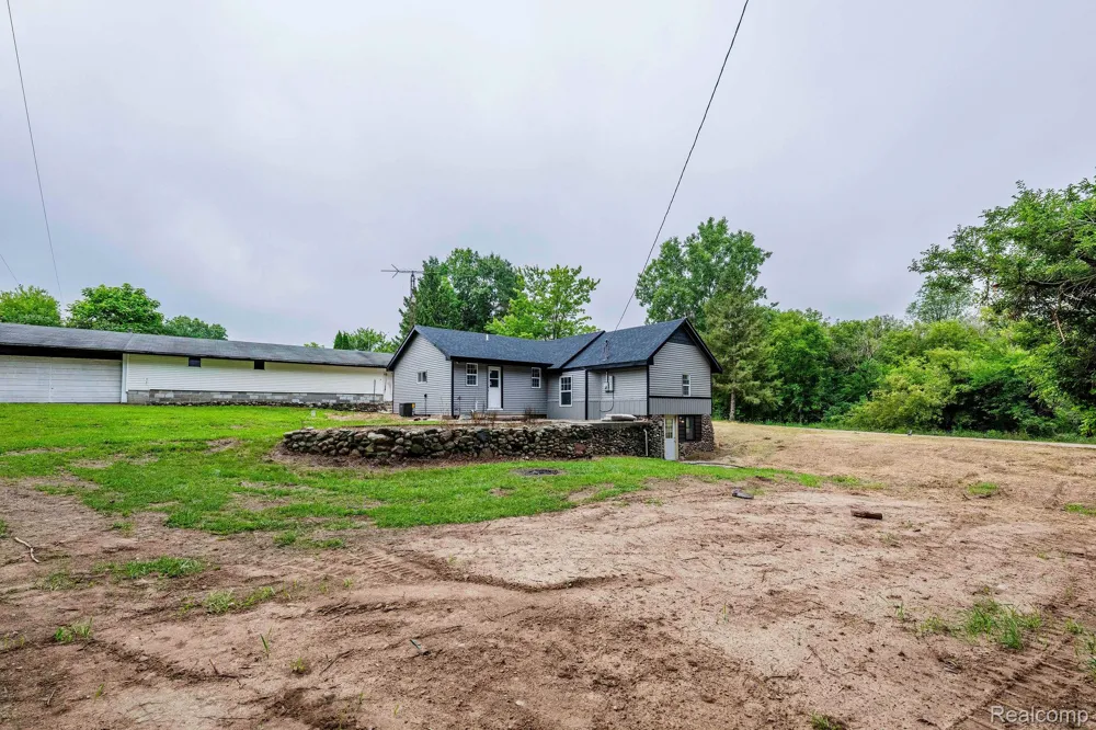 5800 Mack Road Oceola Township, MI 48855