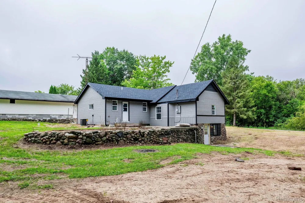 5800 Mack Road Oceola Township, MI 48855