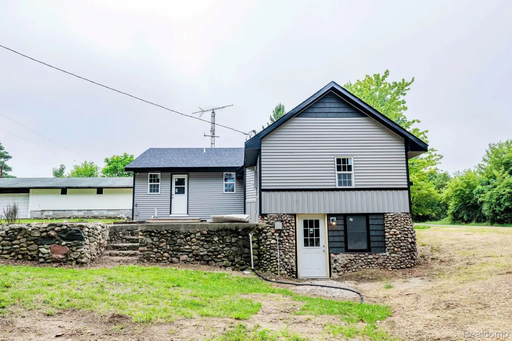 5800 Mack Road Oceola Township, MI 48855