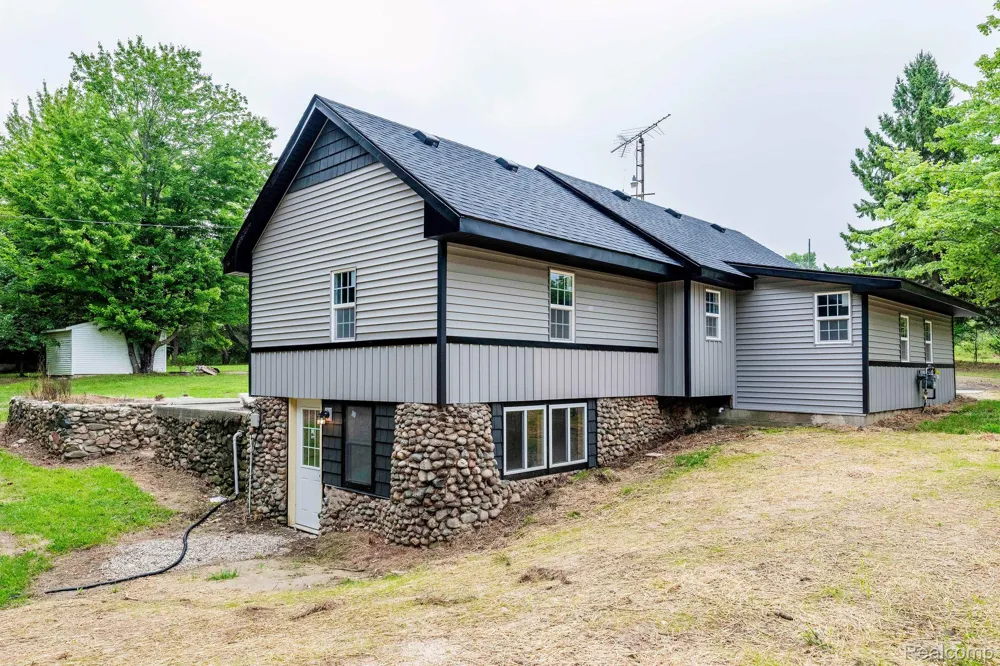 5800 Mack Road Oceola Township, MI 48855