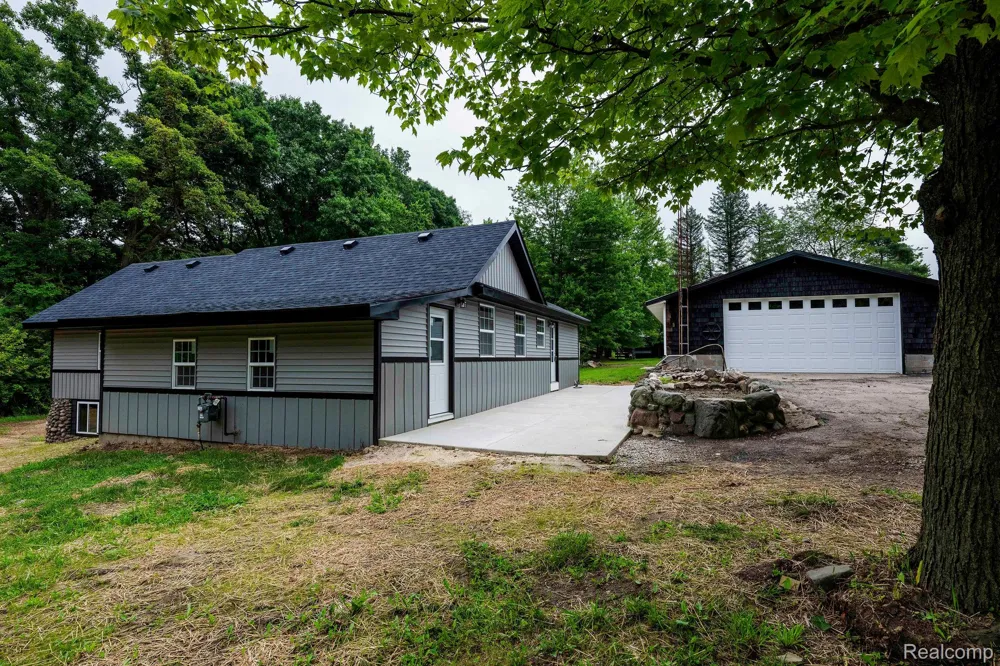 5800 Mack Road Oceola Township, MI 48855