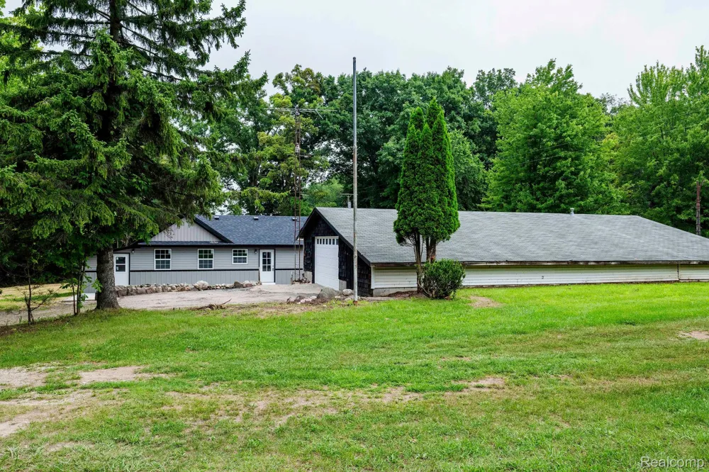 5800 Mack Road Oceola Township, MI 48855