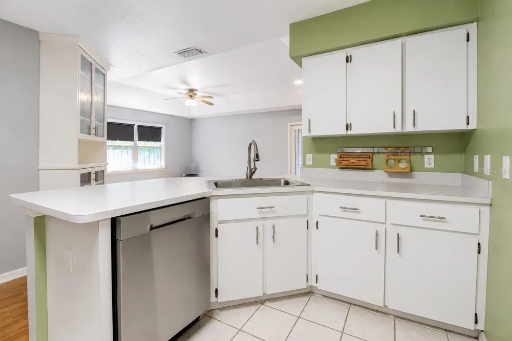 2523 NW 38 PLACE Gainesville, FL 32605