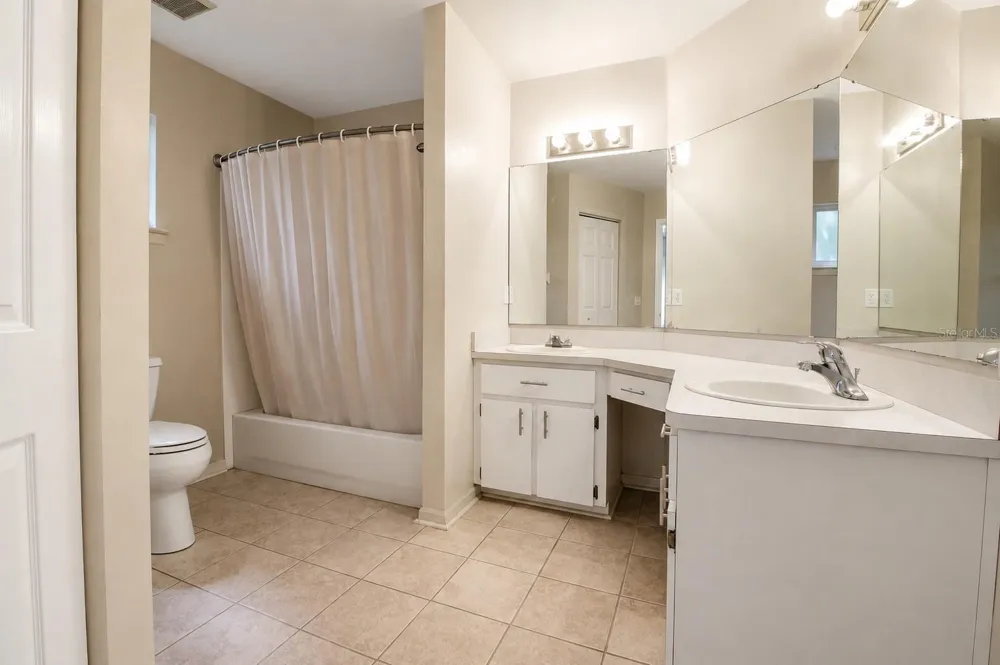 2523 NW 38 PLACE Gainesville, FL 32605