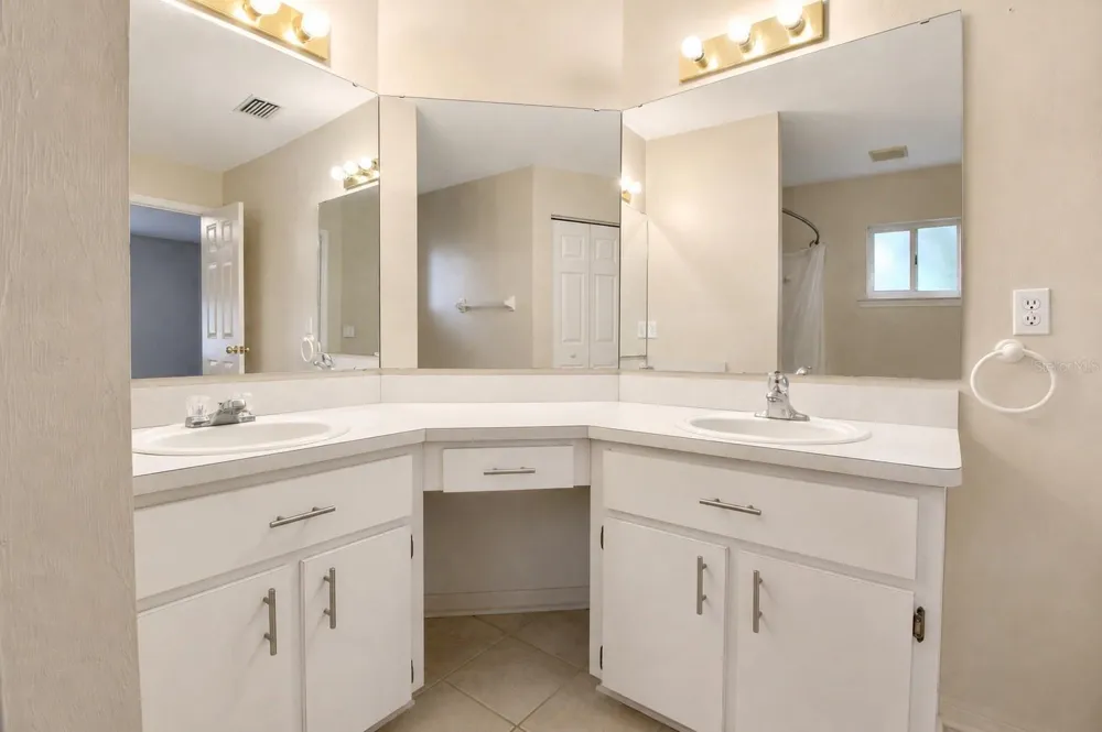 2523 NW 38 PLACE Gainesville, FL 32605