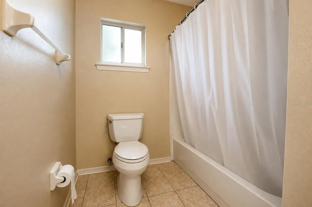 2523 NW 38 PLACE Gainesville, FL 32605
