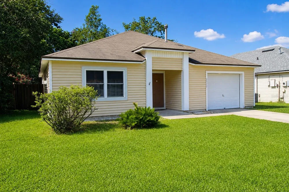 2523 NW 38 PLACE Gainesville, FL 32605