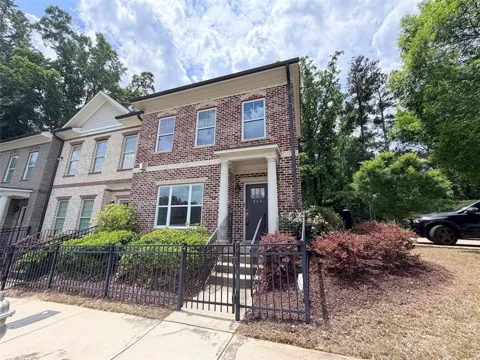 860 Westmoreland Circle NW