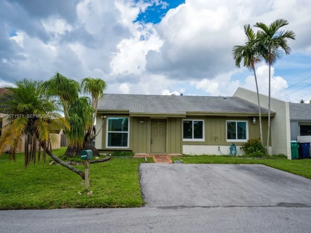 11942 SW 122nd Pl #. Miami, FL 33186