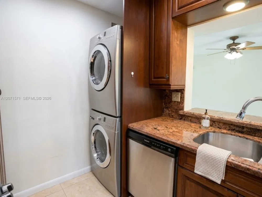11942 SW 122nd Pl #. Miami, FL 33186