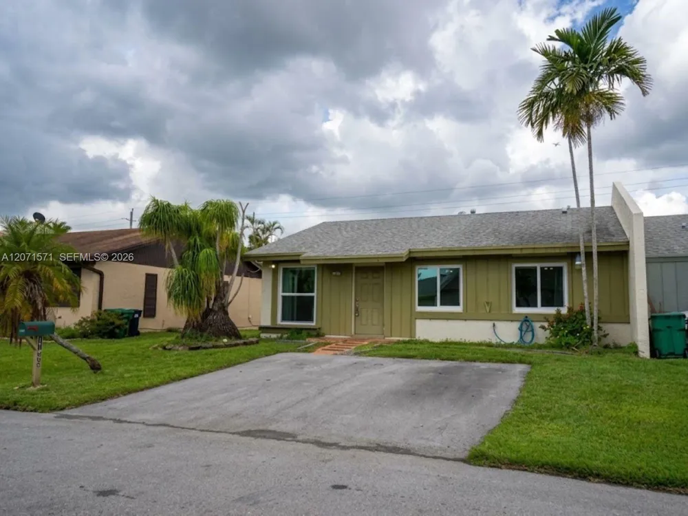 11942 SW 122nd Pl #. Miami, FL 33186