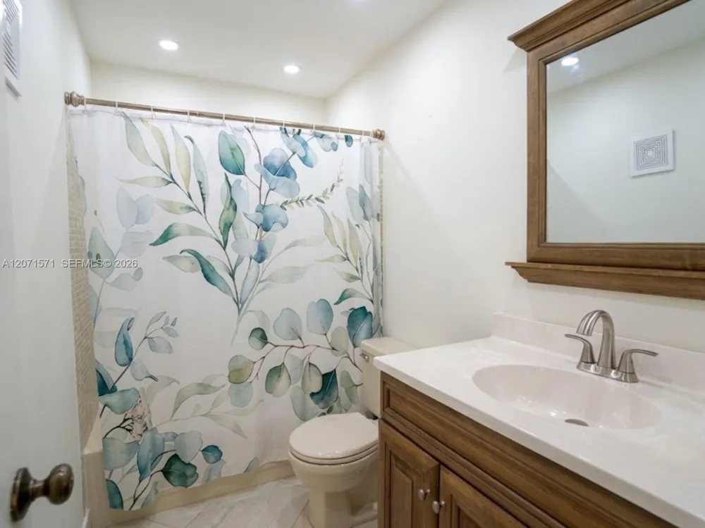 11942 SW 122nd Pl #. Miami, FL 33186