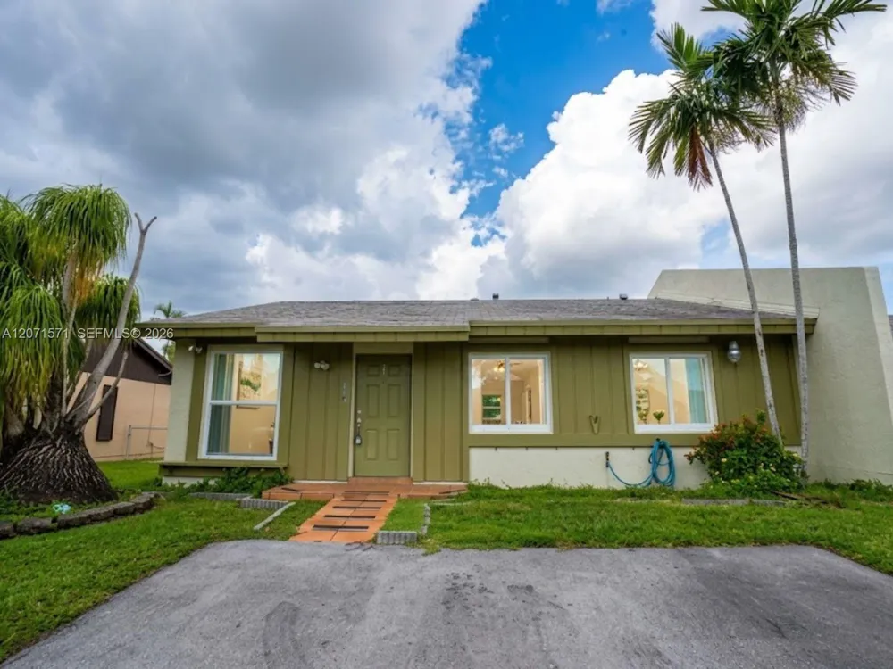 11942 SW 122nd Pl #. Miami, FL 33186