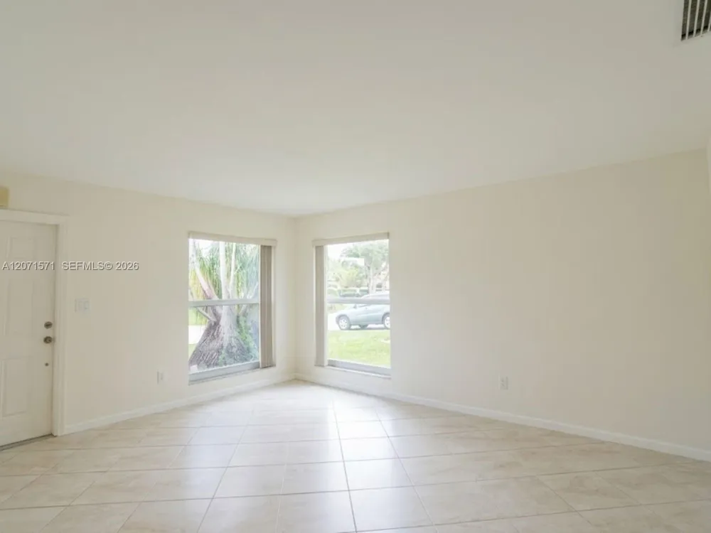 11942 SW 122nd Pl #. Miami, FL 33186
