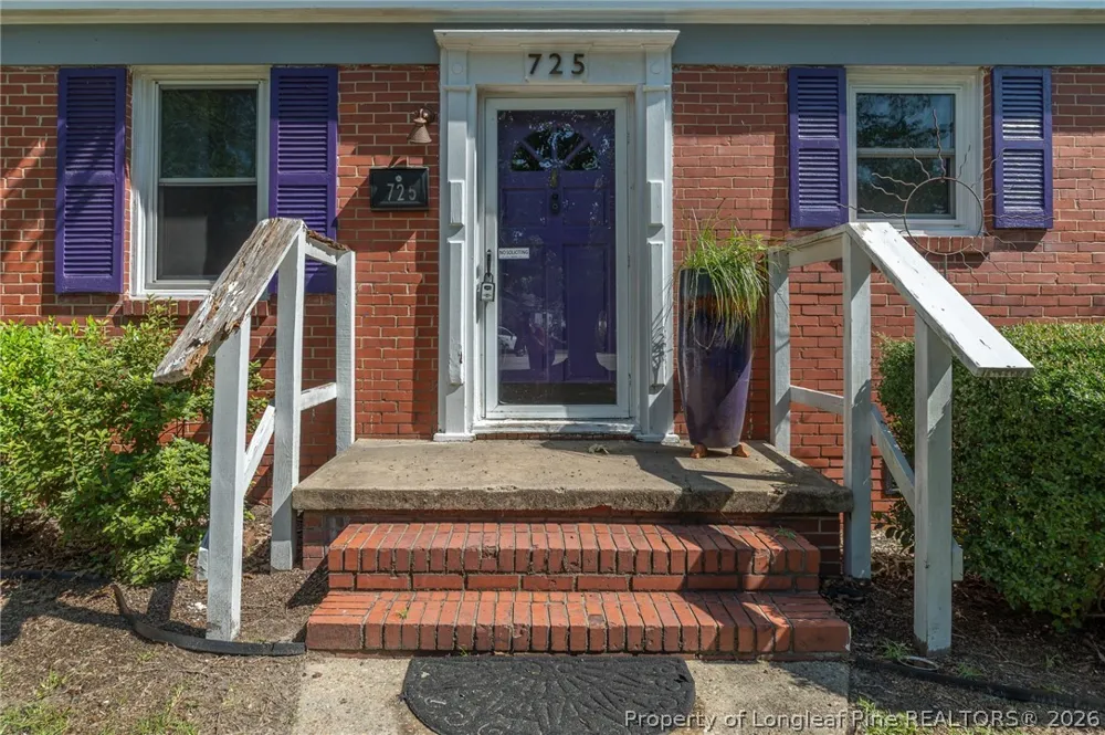 725 Poole Drive Fayetteville, NC 28303