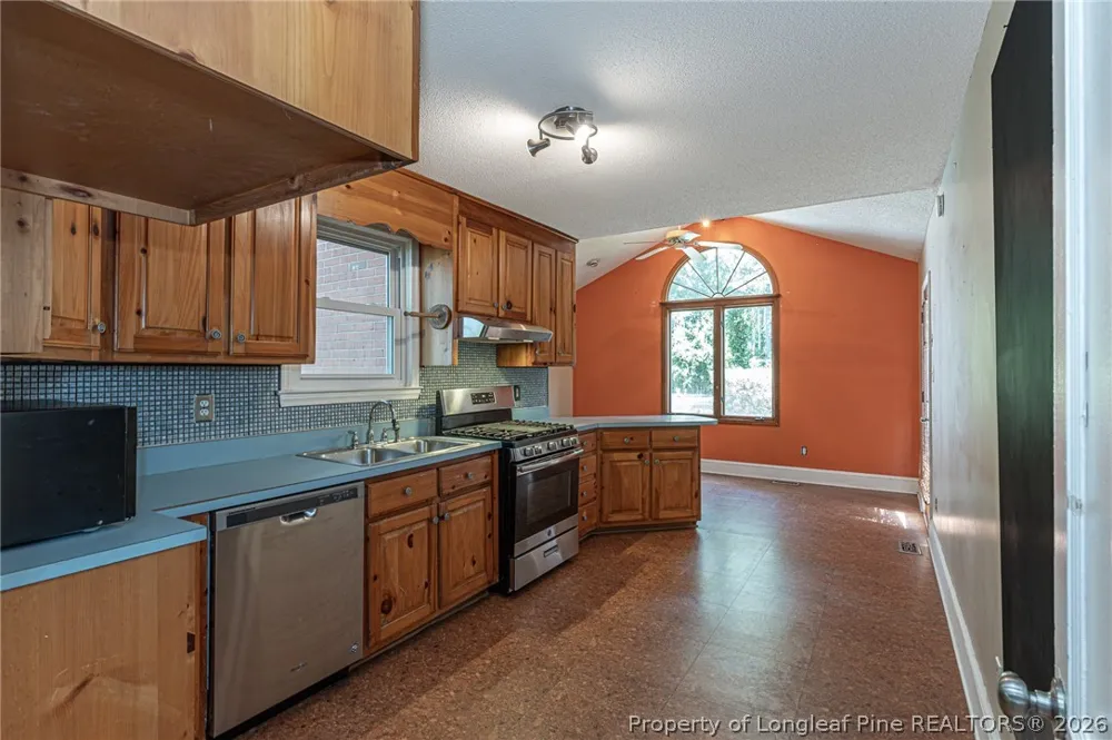 725 Poole Drive Fayetteville, NC 28303