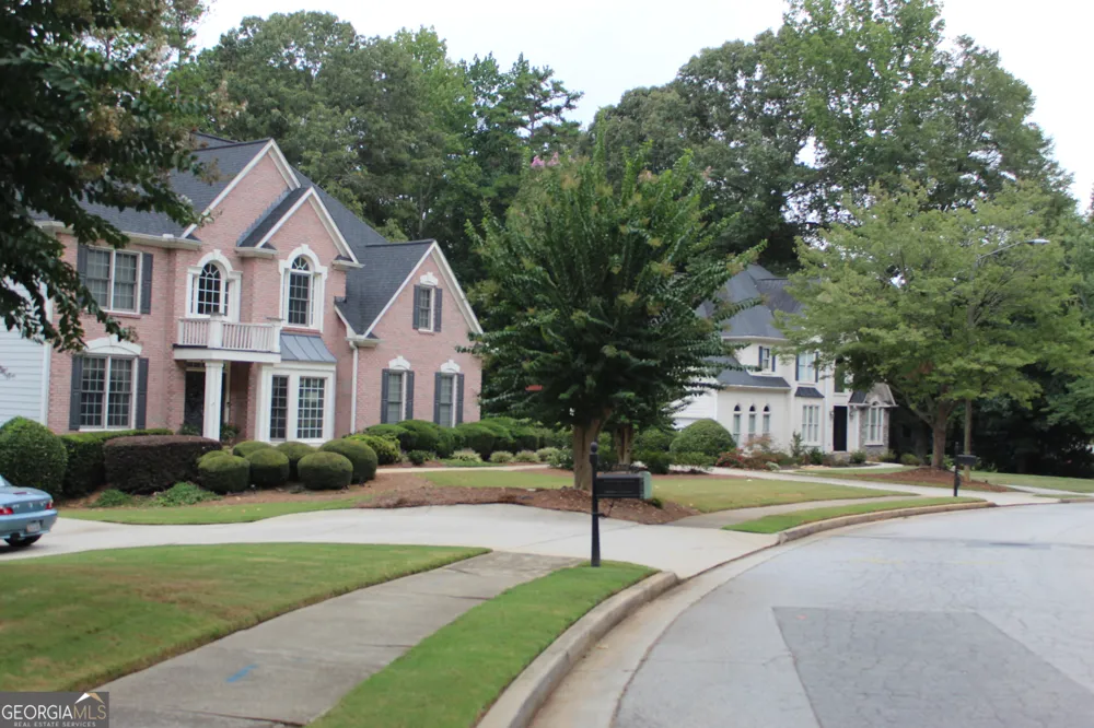 433 N Deshong RD Stone Mountain, GA 30087