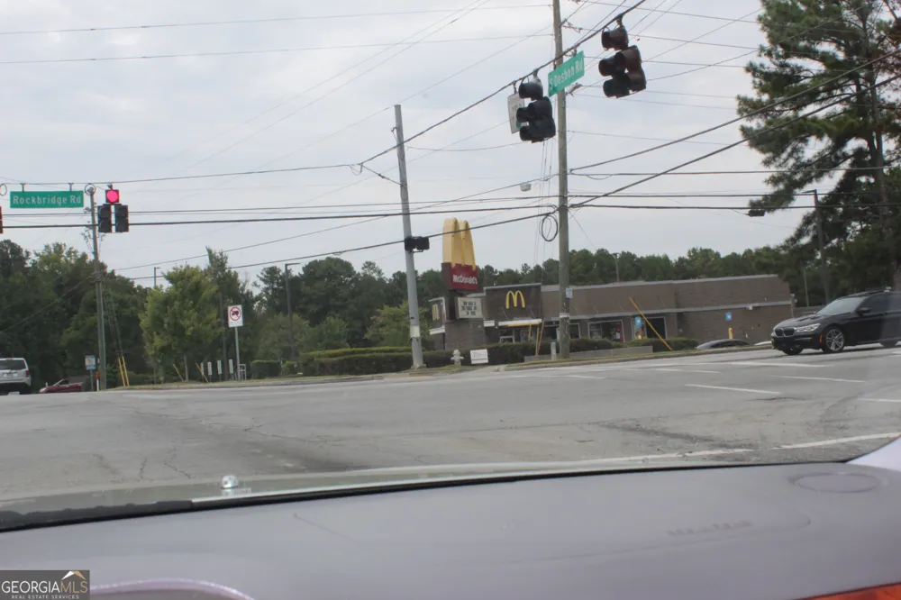 433 N Deshong RD Stone Mountain, GA 30087