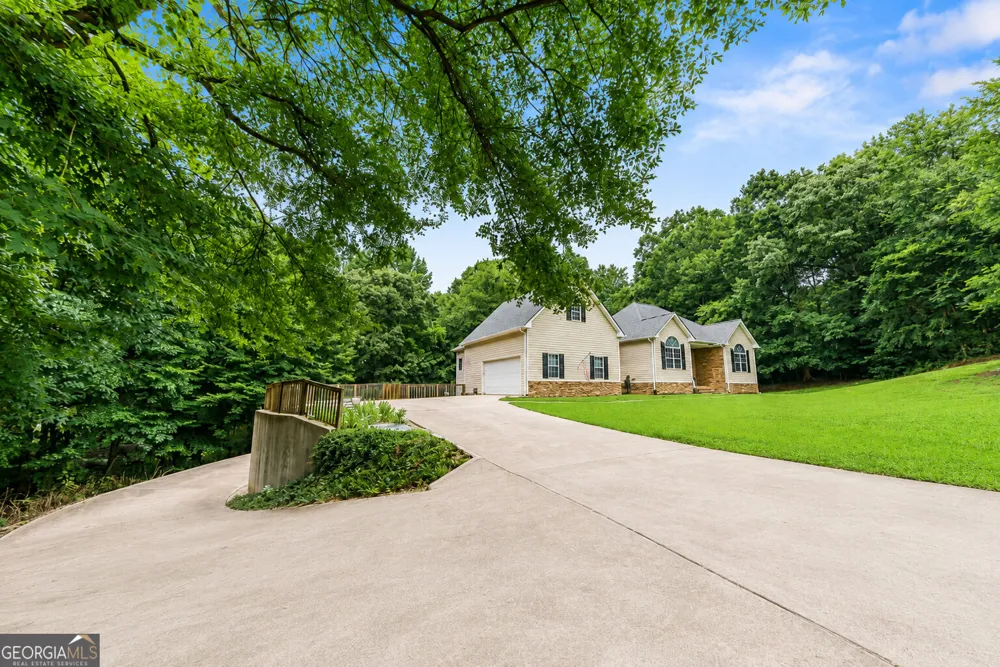 235 Brooks RD Pendergrass, GA 30567