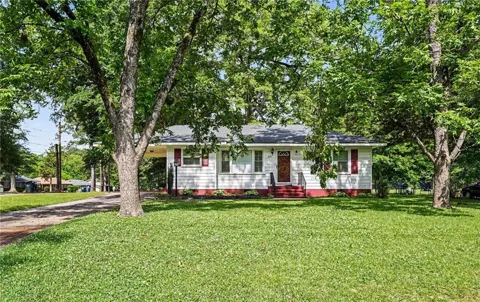 309 Cherokee Circle