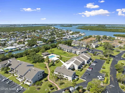 3209 S Lakeview Circle #8101