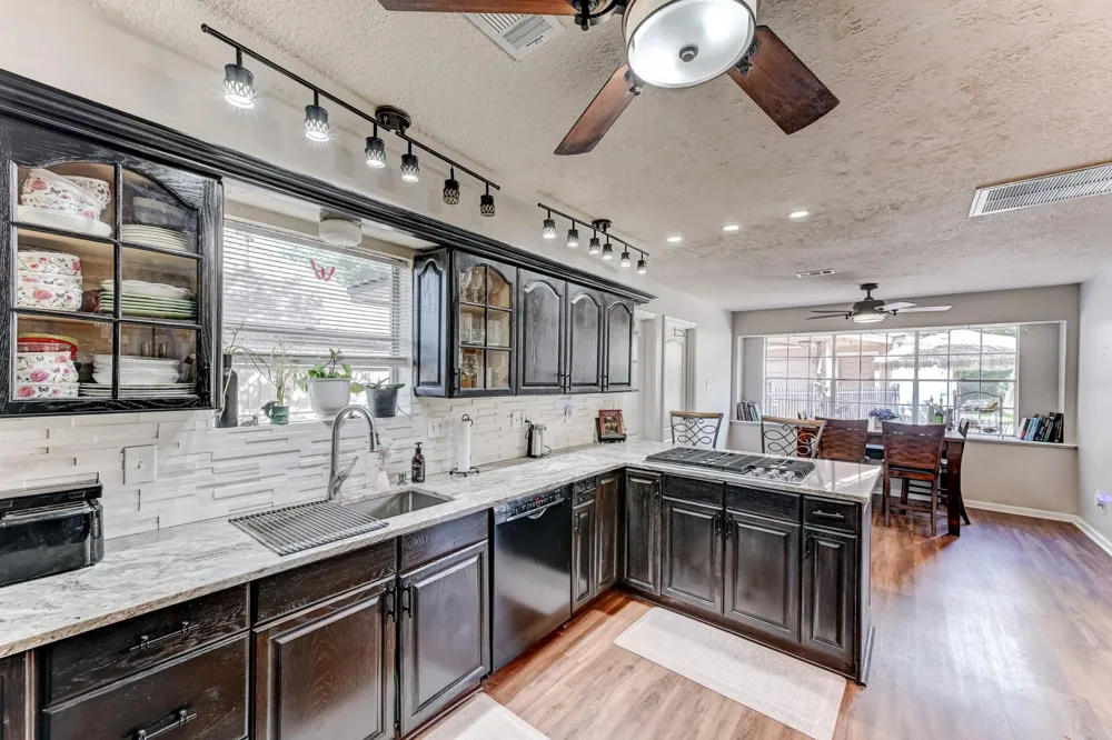 16310 Acapulco Drive Jersey Village, TX 77040