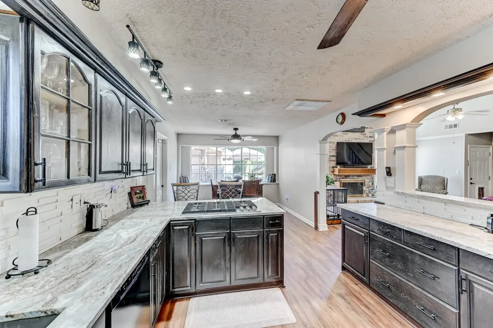 16310 Acapulco Drive Jersey Village, TX 77040