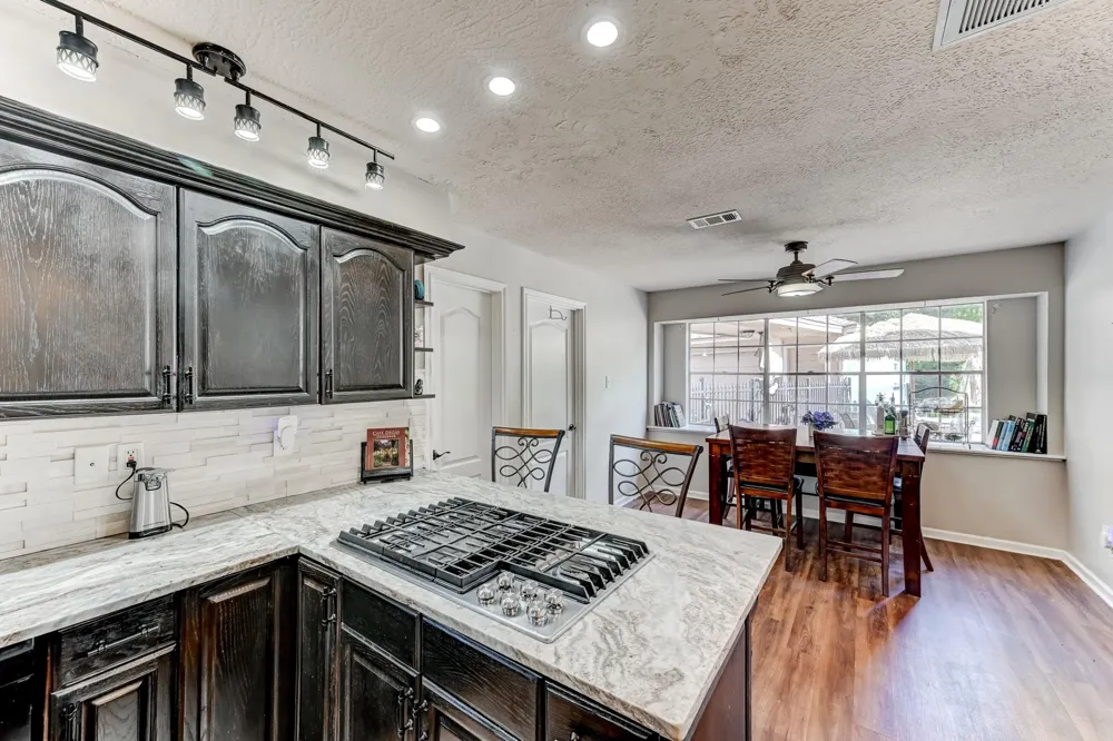 16310 Acapulco Drive Jersey Village, TX 77040