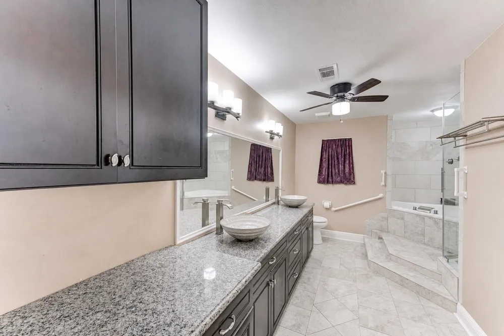 16310 Acapulco Drive Jersey Village, TX 77040