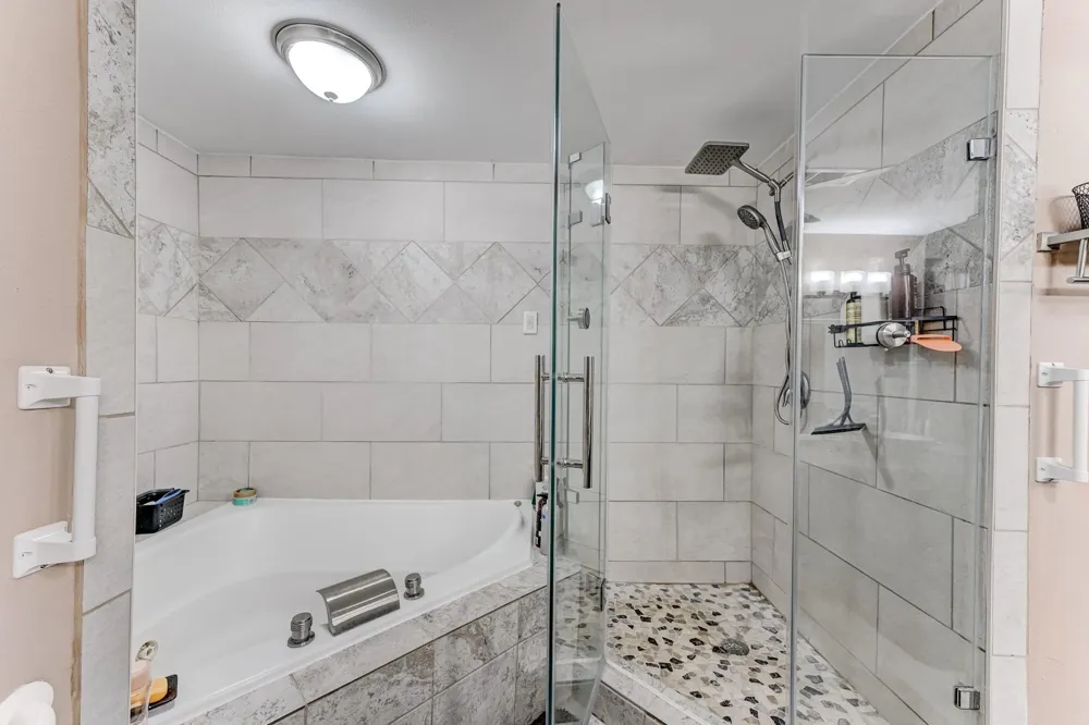 16310 Acapulco Drive Jersey Village, TX 77040