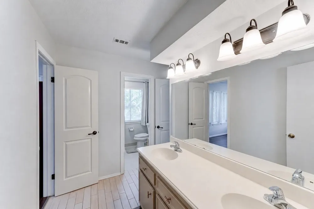 16310 Acapulco Drive Jersey Village, TX 77040