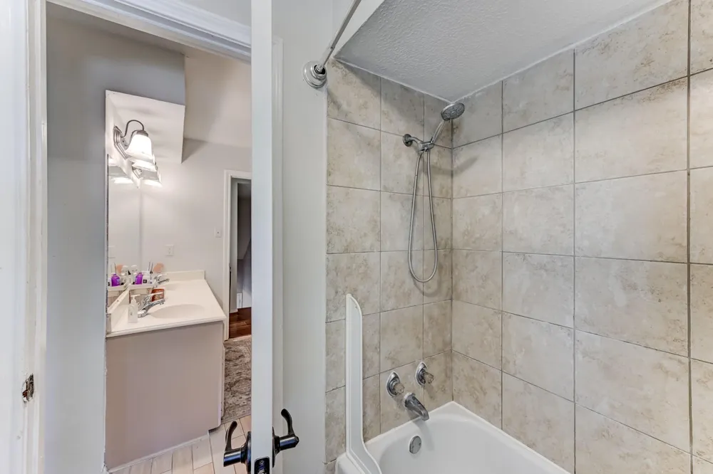 16310 Acapulco Drive Jersey Village, TX 77040