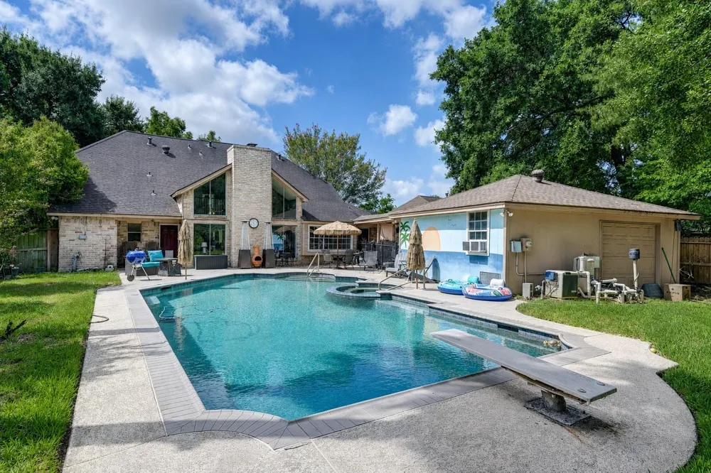 16310 Acapulco Drive Jersey Village, TX 77040