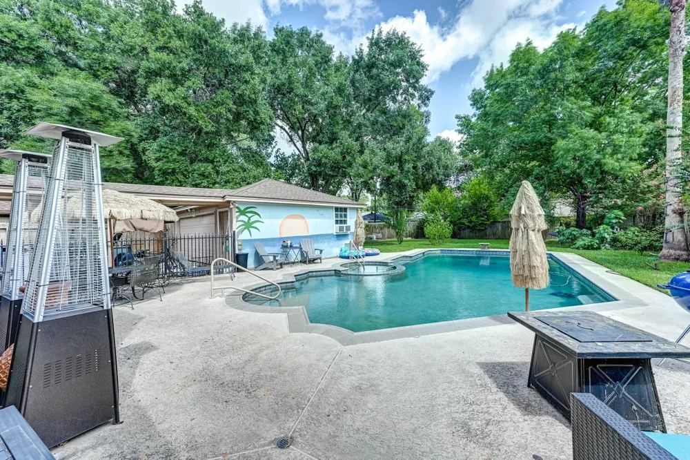 16310 Acapulco Drive Jersey Village, TX 77040